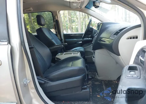 2014 Chrysler Town & Country Touring z USA, uszkodzony, nr VIN 2C4RC1BG9ER293974